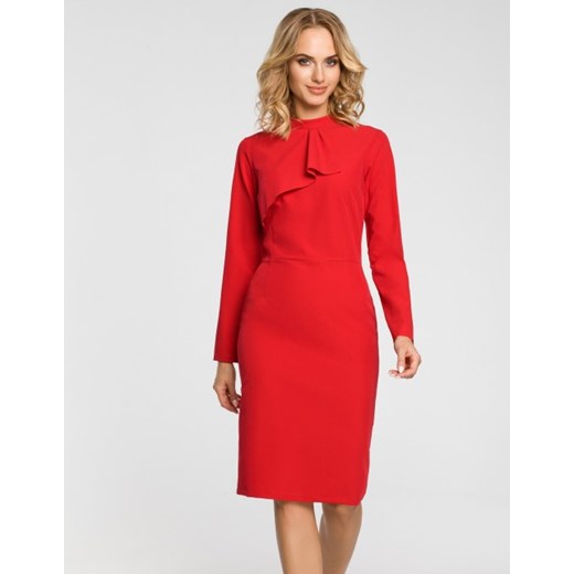 Sukienka czerwona Moe z żabotem elegancka na spotkanie biznesowe 