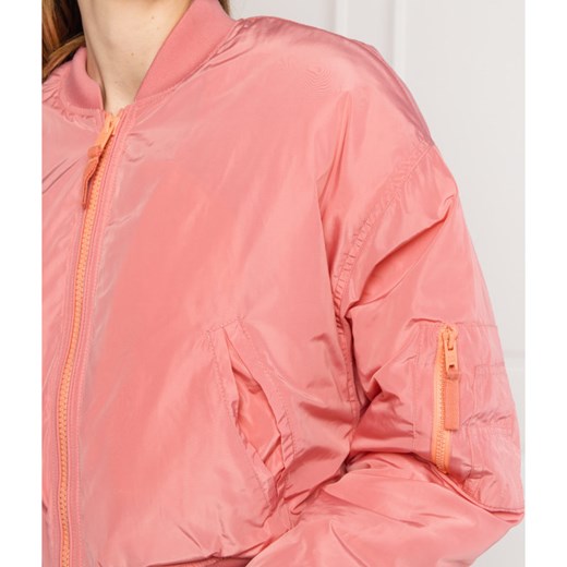Różowa kurtka damska Pepe Jeans krótka bez kaptura bez wzorów casual 