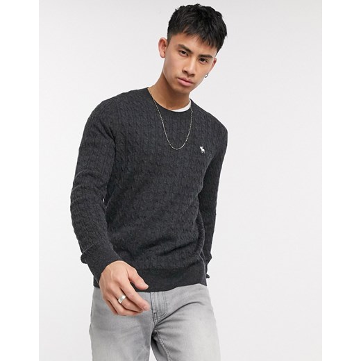 Abercrombie & Fitch – Dzianinowy sweter ze splotem warkoczowym i okrągłym dekoltem-Szary