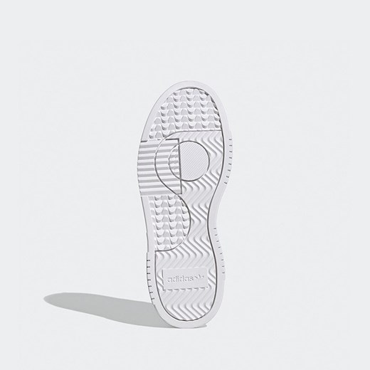 Buty sportowe damskie Adidas Originals sznurowane na płaskiej podeszwie białe bez wzorów 