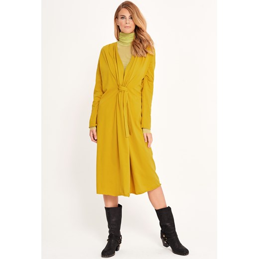 Żółta sukienka Byinsomnia midi z długim rękawem 