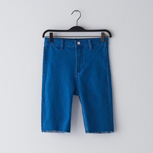 Cropp - Jeansowe szorty kolarki high waist - Niebieski Cropp  34 