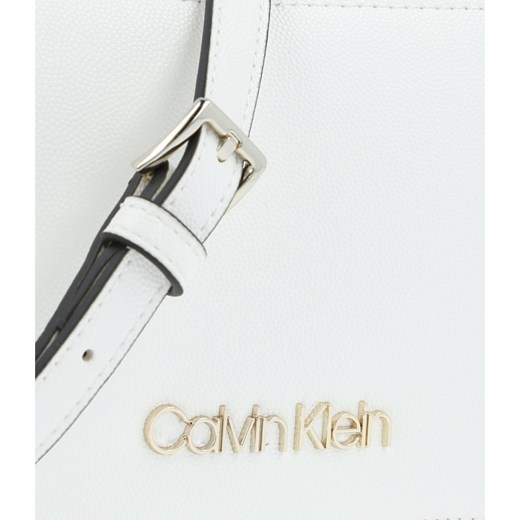 Listonoszka Calvin Klein bez dodatków matowa 
