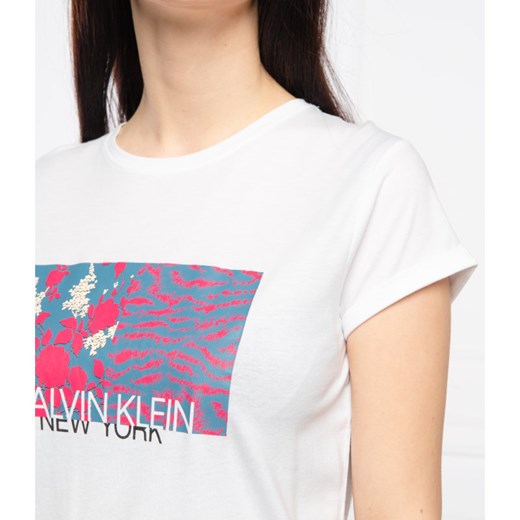 Bluzka damska biała Calvin Klein z napisem z krótkim rękawem 