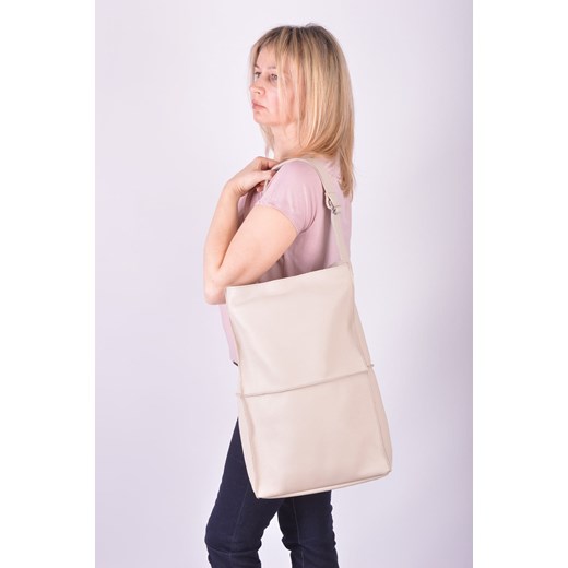 Beżowa shopper bag Designs Fashion bez dodatków mieszcząca a6 ze skóry 