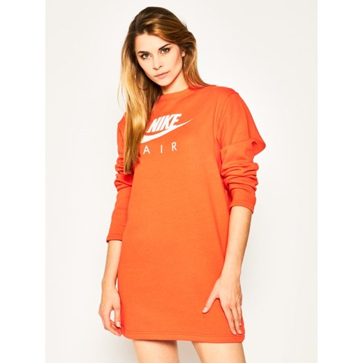 Sukienka Nike na spacer z okrągłym dekoltem mini 