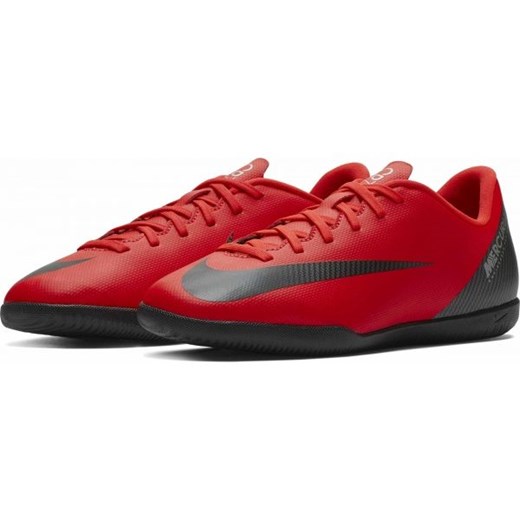 Czerwone buty sportowe dziecięce Nike 