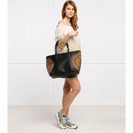 Shopper bag Desigual na ramię wielokolorowa w stylu młodzieżowym mieszcząca a7 z kolorowym paskiem 