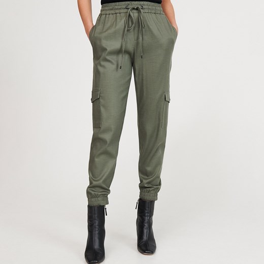 Zielone spodnie damskie Reserved 