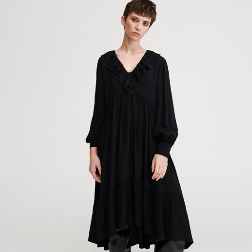 Sukienka Reserved z dekoltem v casual czarna bez wzorów 
