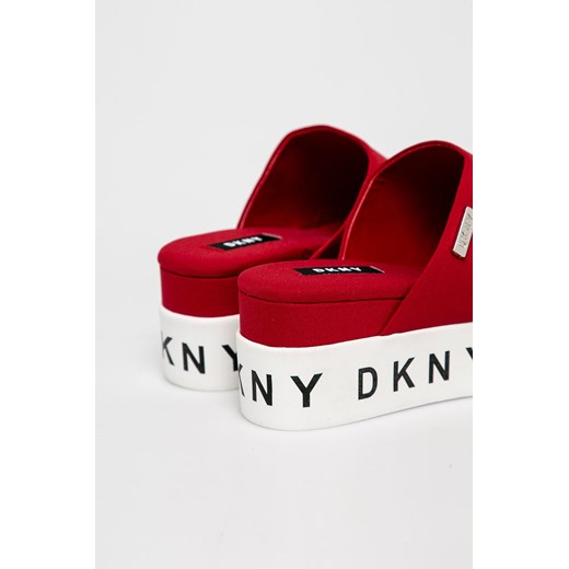 Klapki damskie DKNY casual bez zapięcia 