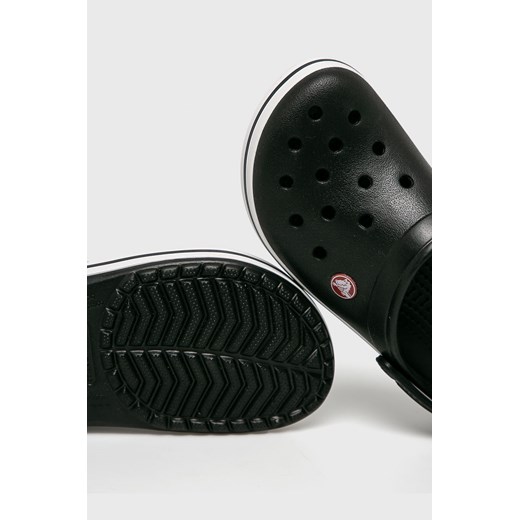 Czarne klapki damskie Crocs z gumy casualowe bez wzorów 