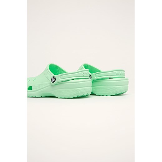 Zielone klapki damskie Crocs z gumy 