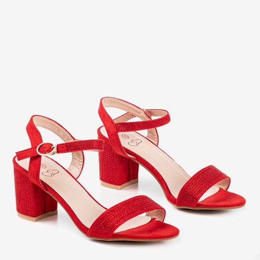 Czerwone sandały damskie Royalfashion.pl eleganckie bez wzorów letnie z klamrą 