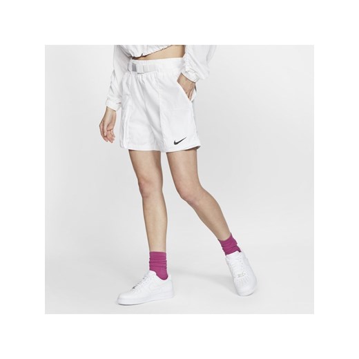 Damskie spodenki z tkaniny Nike Sportswear Swoosh - Biel Nike XS wyprzedaż Nike poland