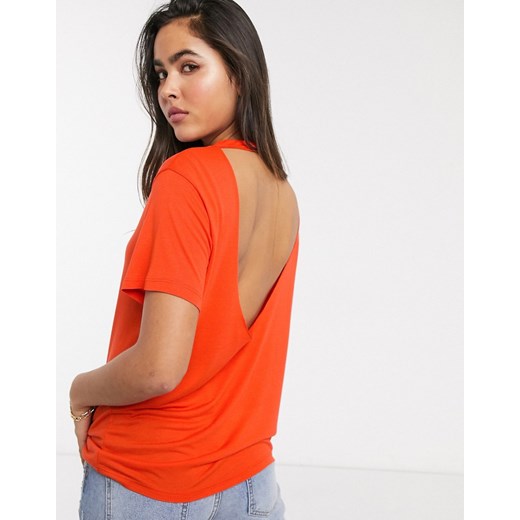 ASOS DESIGN – Czerwony T-shirt z odkrytymi plecami