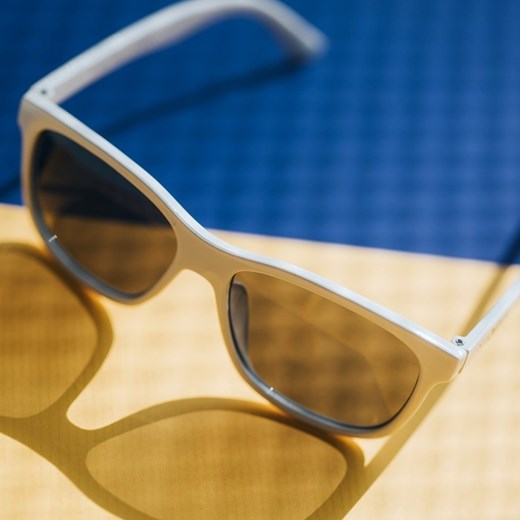 Okulary przeciwsłoneczne Nervous sunglasses Classic Gum white