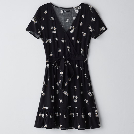 Cropp - Zwiewna sukienka mini z wiskozy - Czarny  Cropp XS 