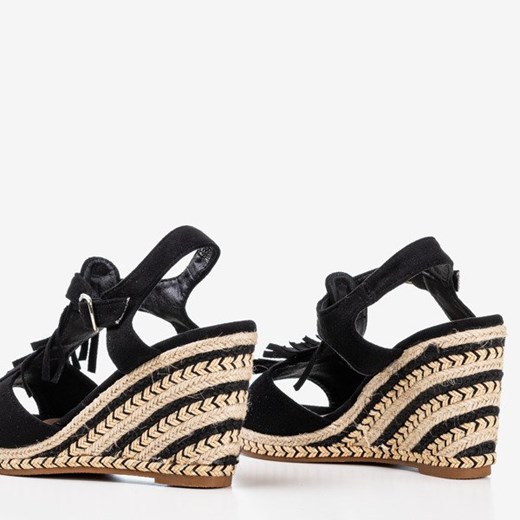 Czarne sandały damskie z frędzlami Odina - Obuwie