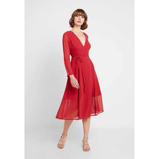 Sukienka letnia szyfonowa czerwona Glamorous r.40 Glamorous  M/L Oficjalny sklep Allegro