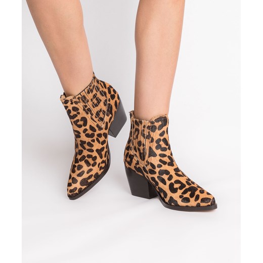 Brązowe botki Primamoda na jesień 