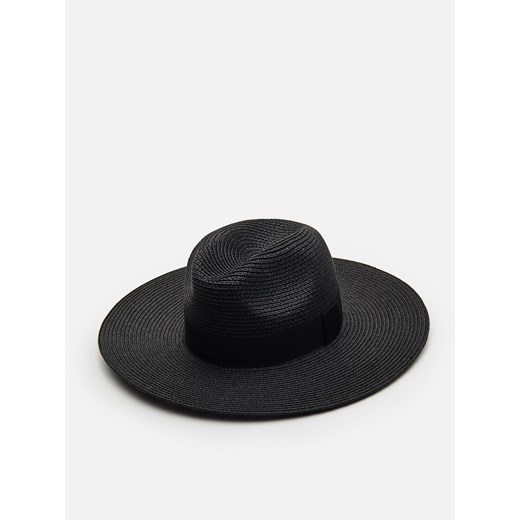 Cropp - Czarny pleciony kapelusz - Czarny Cropp  One Size  promocyjna cena 