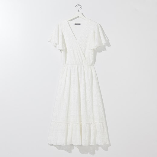 Sukienka Mohito z dekoltem w serek biała bez wzorów kopertowa na wiosnę casual 