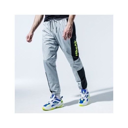 Spodnie męskie Nike z napisami 