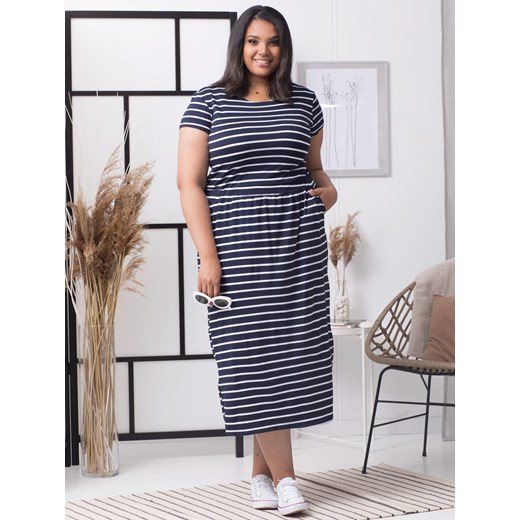 Sukienka long dzianinowa z kieszeniami PLUS SIZE IWONA granatowa w białe paski PROMOCJA