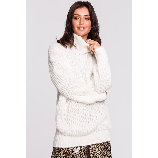 CM4616 Długi sweter z golfem - biały  Be Knitwear S/M Cudmoda