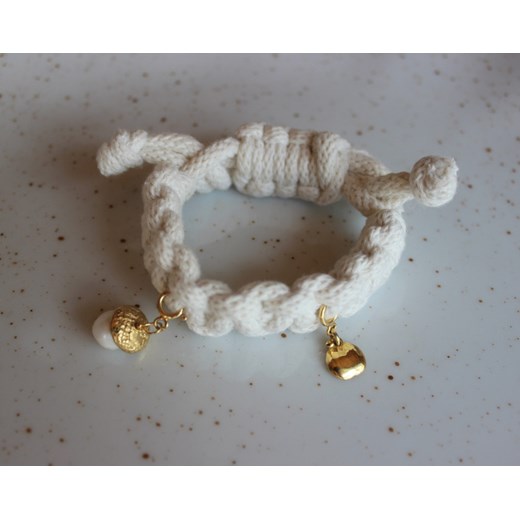 Pleciona z bawełnianego sznurka bransoletka z  dwiema zawieszkami w komplecie Srebrny Beżowy Koenner Jewellery