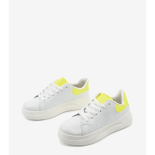 Buty sportowe damskie sznurowane