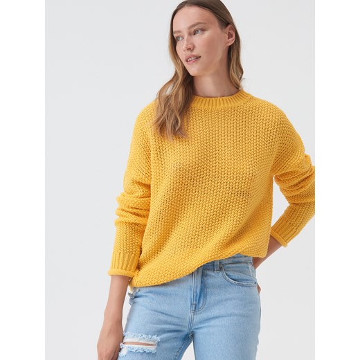 Żółty sweter damski Sinsay z okrągłym dekoltem 