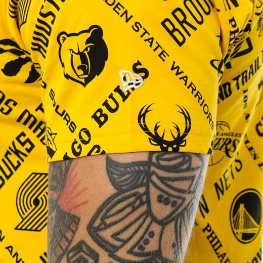 Koszulka męska New Era t-shirt NBA All Logos Overprint yellow New Era XL matshop.pl