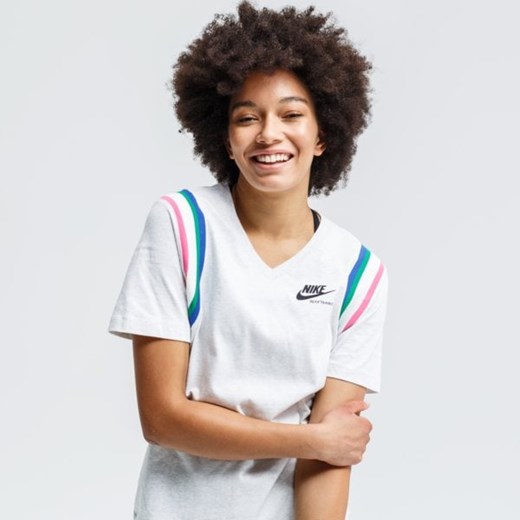 Bluzka damska Nike z krótkimi rękawami bez wzorów sportowa 
