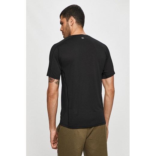 T-shirt męski Calvin Klein na wiosnę czarny młodzieżowy 