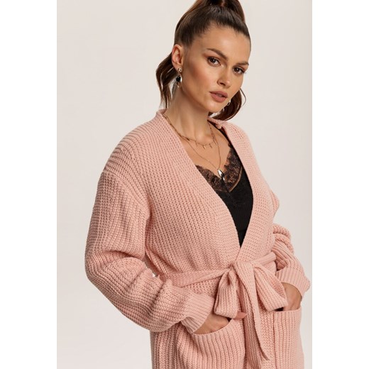 Sweter damski Renee z dekoltem w serek bez wzorów Odzież Damska ZG różowy HPXS Sweter damski Renee z dekoltem w serek bez wzorów Odzież Damska ZG różowy HPXS