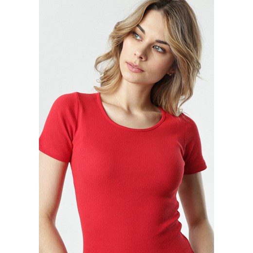 Czerwony T-shirt Ananore Born2be S/M promocyjna cena Born2be Odzież