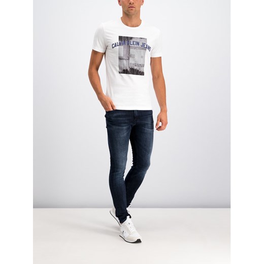 Calvin Klein Jeans T-Shirt J30J313248 Biały Regular Fit L okazja MODIVO