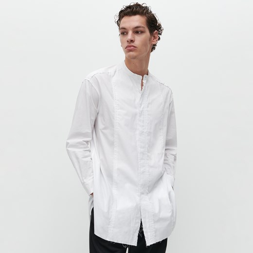 Reserved - REDESIGN Długa biała koszula z surowym wykończeniem brzegów - Biały Reserved ONE SIZE Reserved