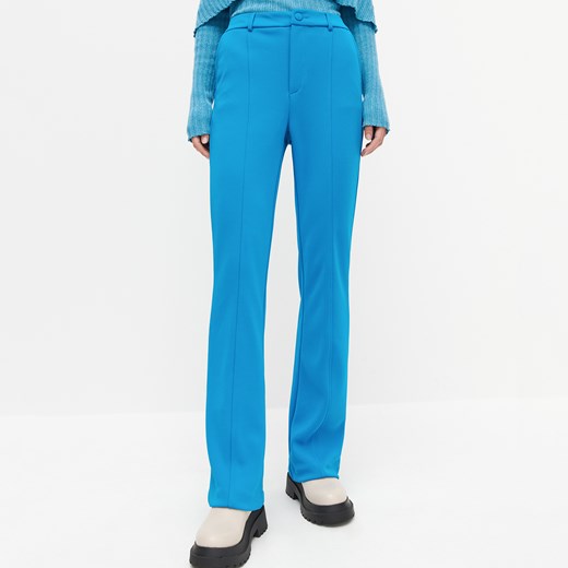 Reserved - REDESIGN Dzianinowe spodnie z rozszerzaną nogawką - Niebieski Reserved 36 Reserved