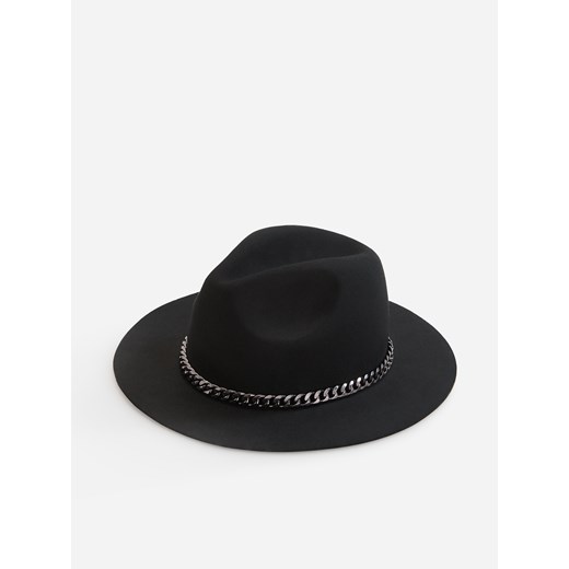 Reserved - Wełniany kapelusz trilby z ozdobnym łańcuszkiem - Czarny Reserved M Reserved