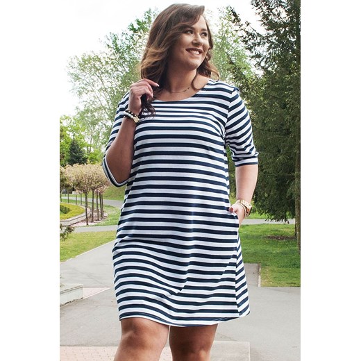 Sukienka dzianinowa trapezowa dres XXL HANA w biało - granatowe paski Plus Size karko.pl