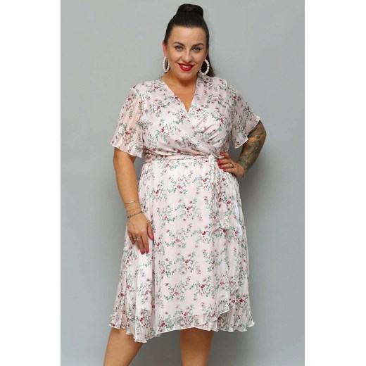 Sukienka na wesele szyfonowa kopertowa rozkloszowana plus size NATALY letnia puder róż w kwiaty PROMOCJA Plus Size okazyjna cena karko.pl