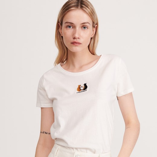 Reserved - T-shirt z minimalistycznym haftem - Kremowy Reserved XL okazyjna cena Reserved