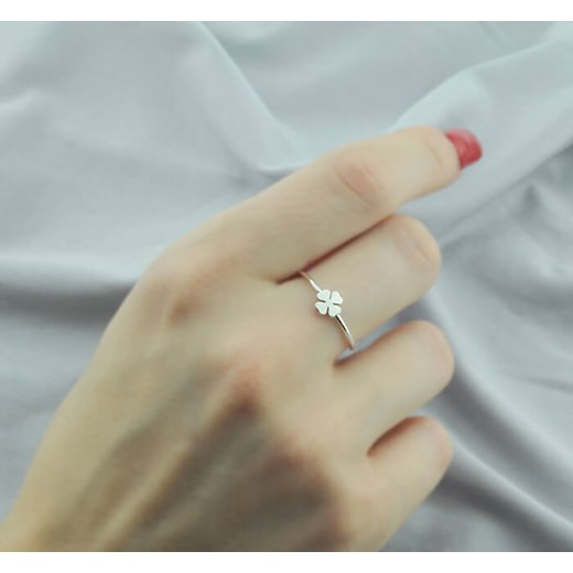 Srebrny pierścionek koniczynka - rodowany Lian Art Lian Art