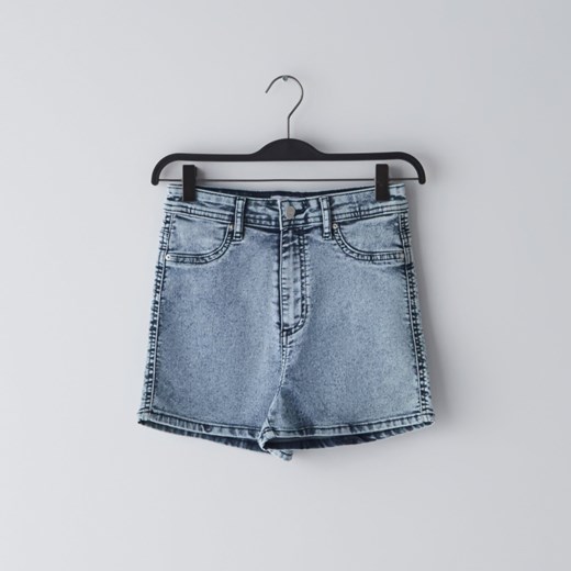 Cropp - Jeansowe szorty high waist - Niebieski Cropp 40 promocyjna cena Cropp