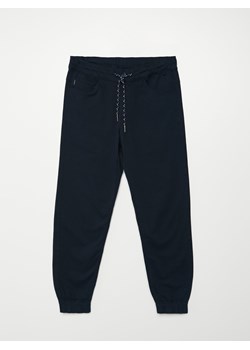 Cropp - Joggery basic - granatowy ze sklepu Cropp w kategorii Spodnie męskie - zdjęcie 101109036