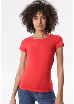 Czerwony T-shirt Gathanthei ze sklepu Born2be Odzież w kategorii Bluzki damskie - zdjęcie 102515626