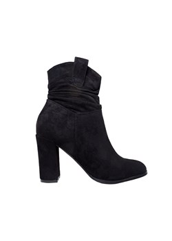 Czarne zamszowe botki na słupku buty damskie ze sklepu Kokietki w kategorii Botki - zdjęcie 106049188
